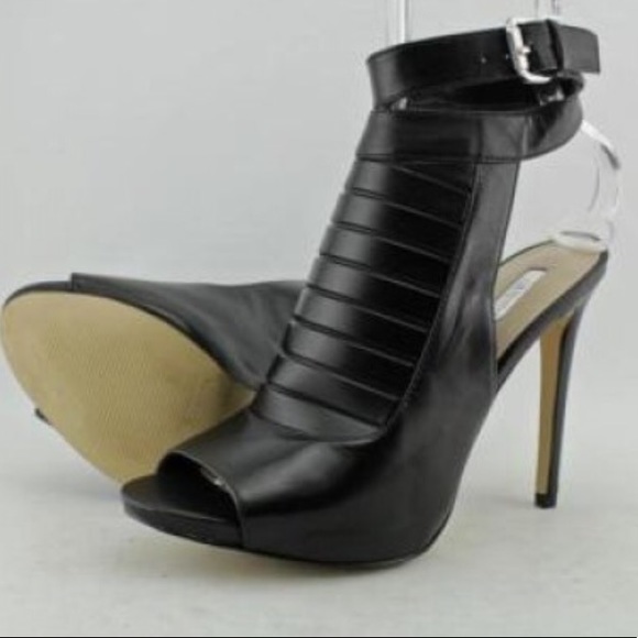 GUESS OPENED BACK BOOTIES - Picture 2 of 7